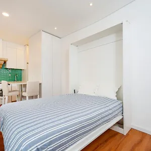 Apartment 7ti7 Telhal With A Lovely Backyard, Lissabon